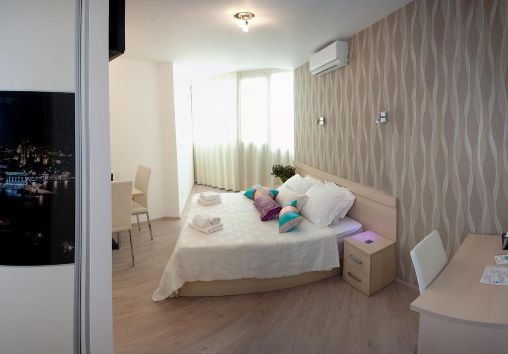 Cro Jet Set Apartments Split Eksteriør billede